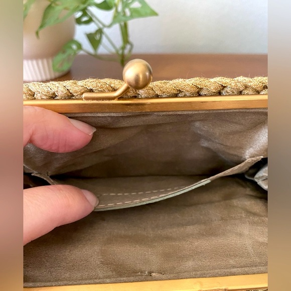 ♦️SOLD♦️ Stella McCartney Minaudière Wheat Gold Tan Crochet Kiss-Lock Clutch - Picture 11 of 17